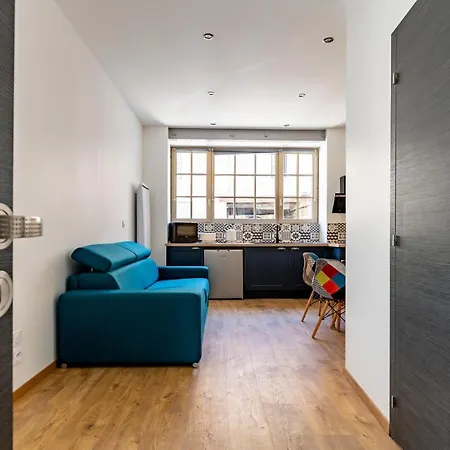 : Plein Coeur De Ville, A 2 Pas Du Tram