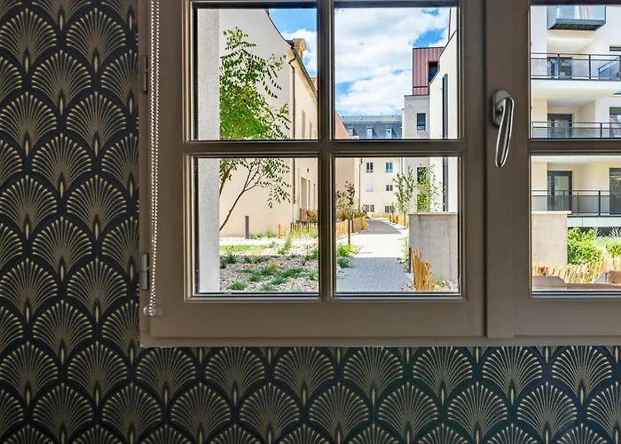 : Plein Coeur De Ville, A 2 Pas Du Tram