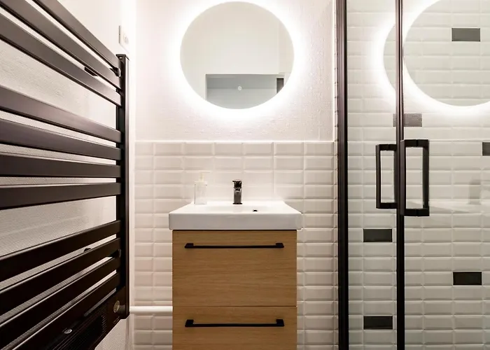 : Plein Coeur De Ville, A 2 Pas Du Tram Apartment Dijon