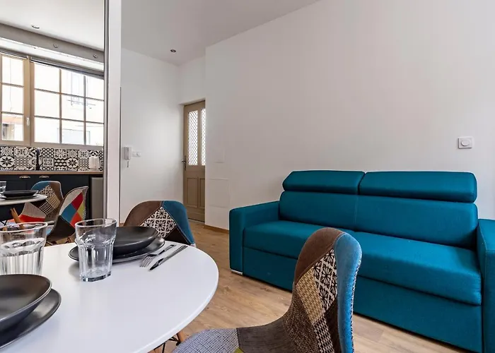 : Plein Coeur De Ville, A 2 Pas Du Tram *