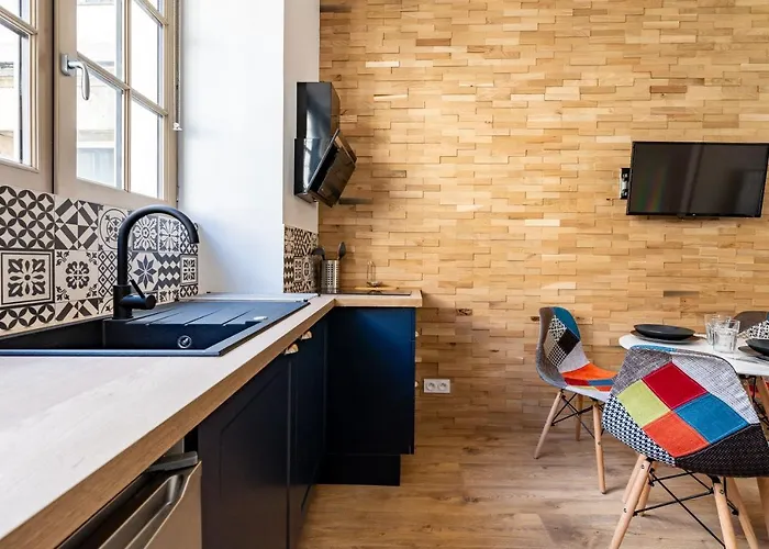 : Plein Coeur De Ville, A 2 Pas Du Tram Apartment